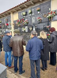 Hermanos en el Cementerio Día 1-11-2024